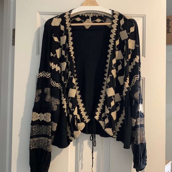 Free People Tops - Free People Black w/ Tan Embroidered top. Drawstring Bottom. 0ne button front XS